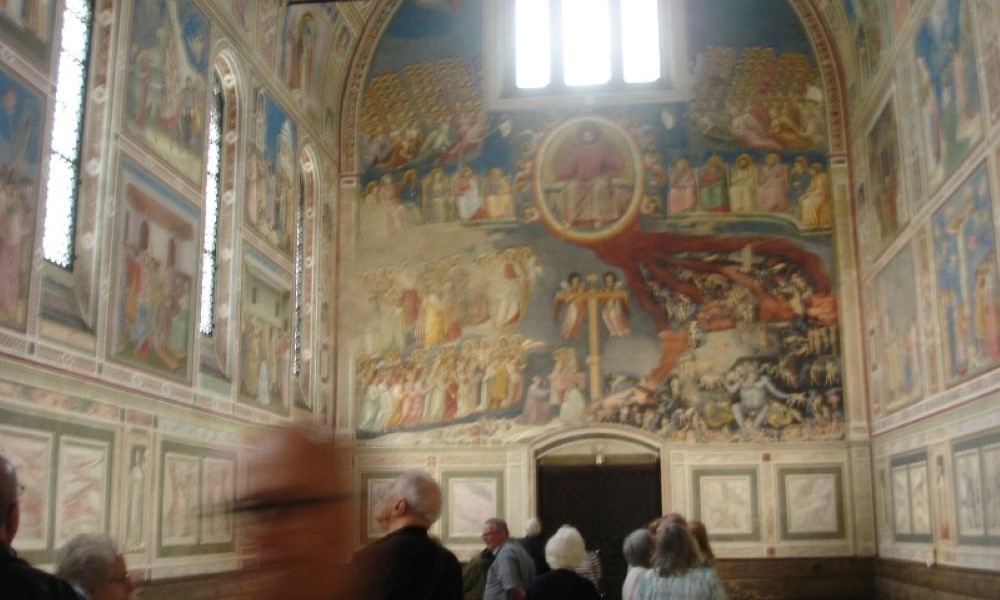 looking round the Scrovegni Chapel